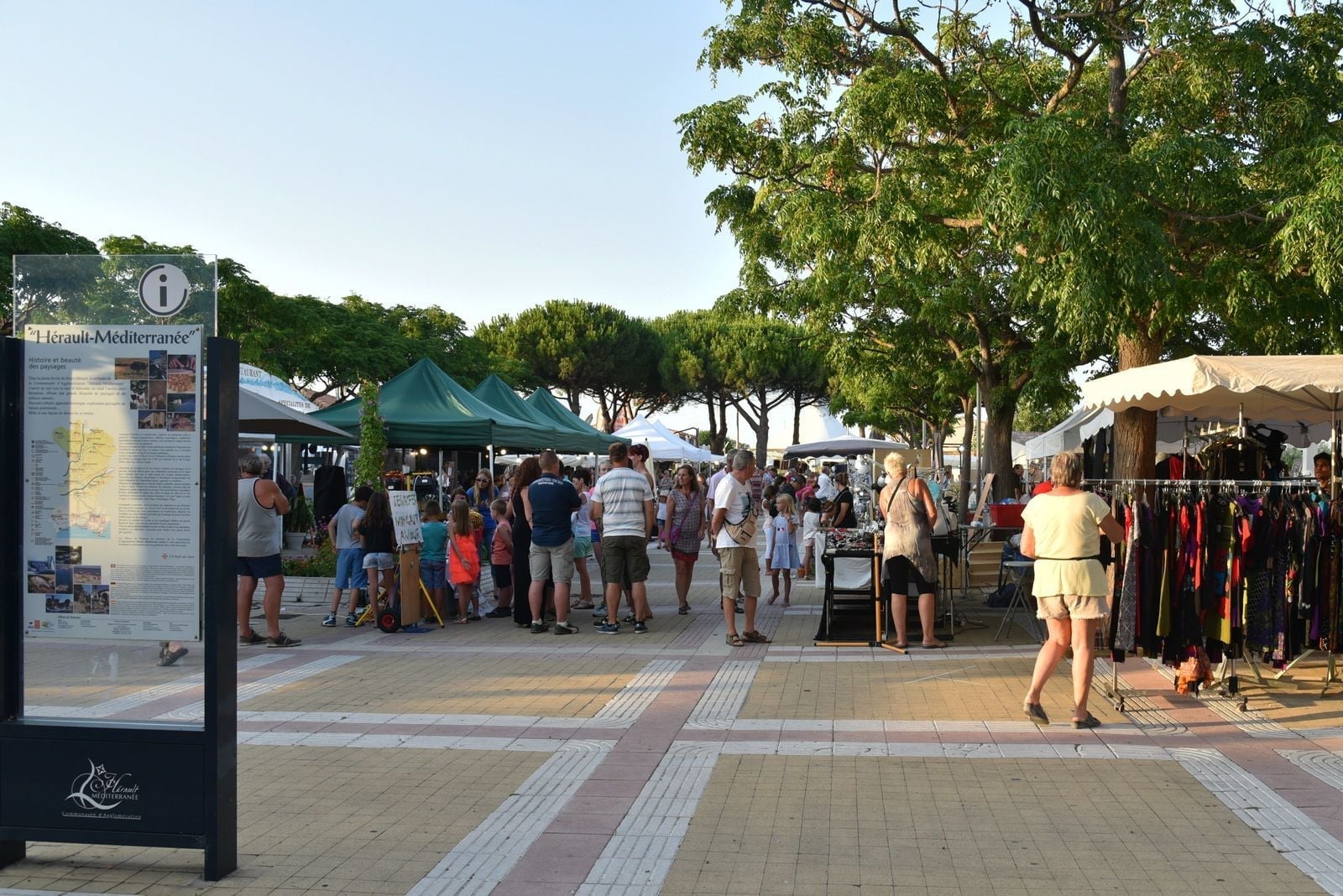 Lire la suite à propos de l’article Marchés nocturnes