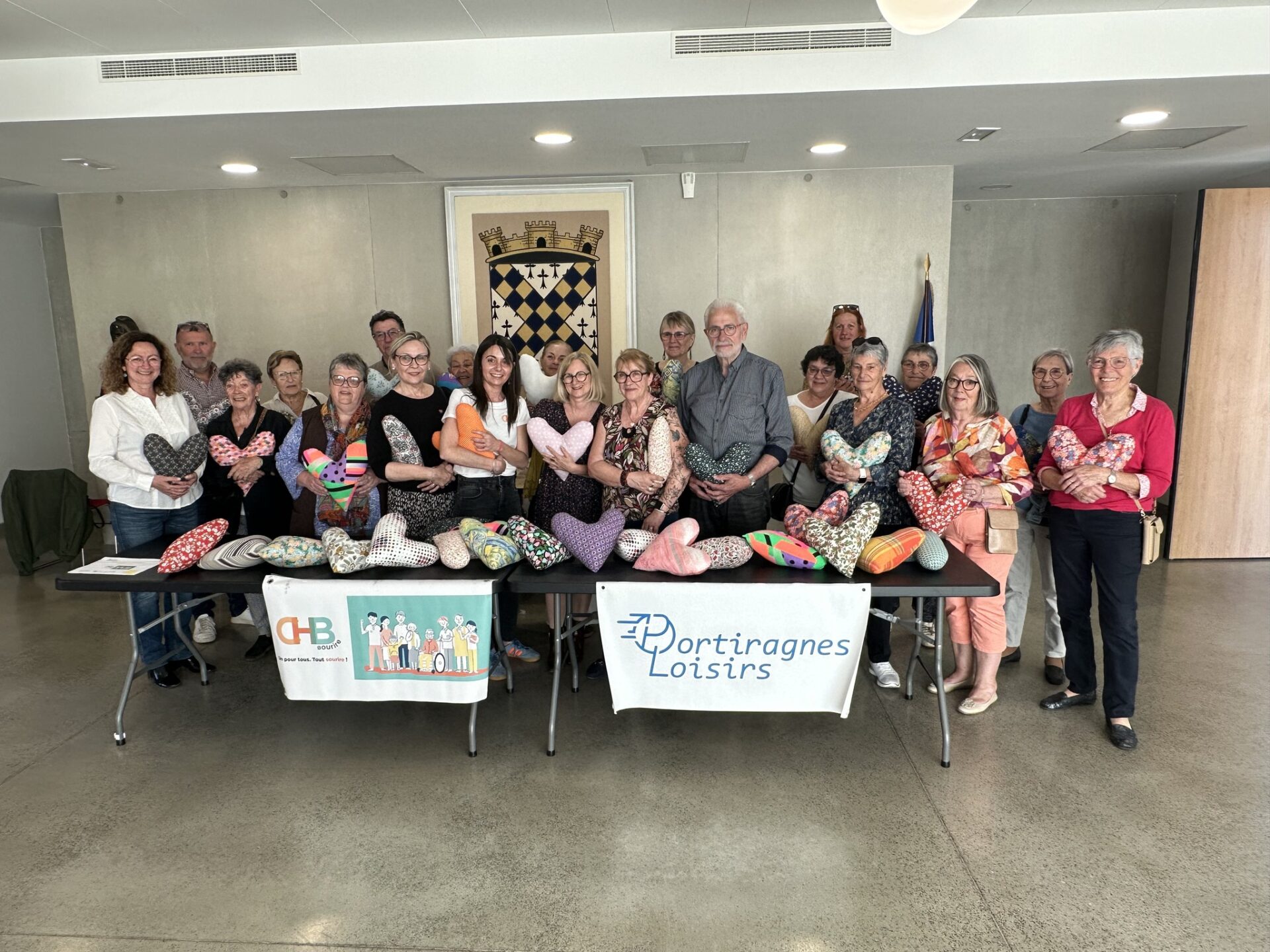 Lire la suite à propos de l’article 𝗦𝗢𝗟𝗜𝗗𝗔𝗥𝗜𝗧𝗘 I 40 coussins cœur pour soutenir les femmes atteintes d’un cancer du sein