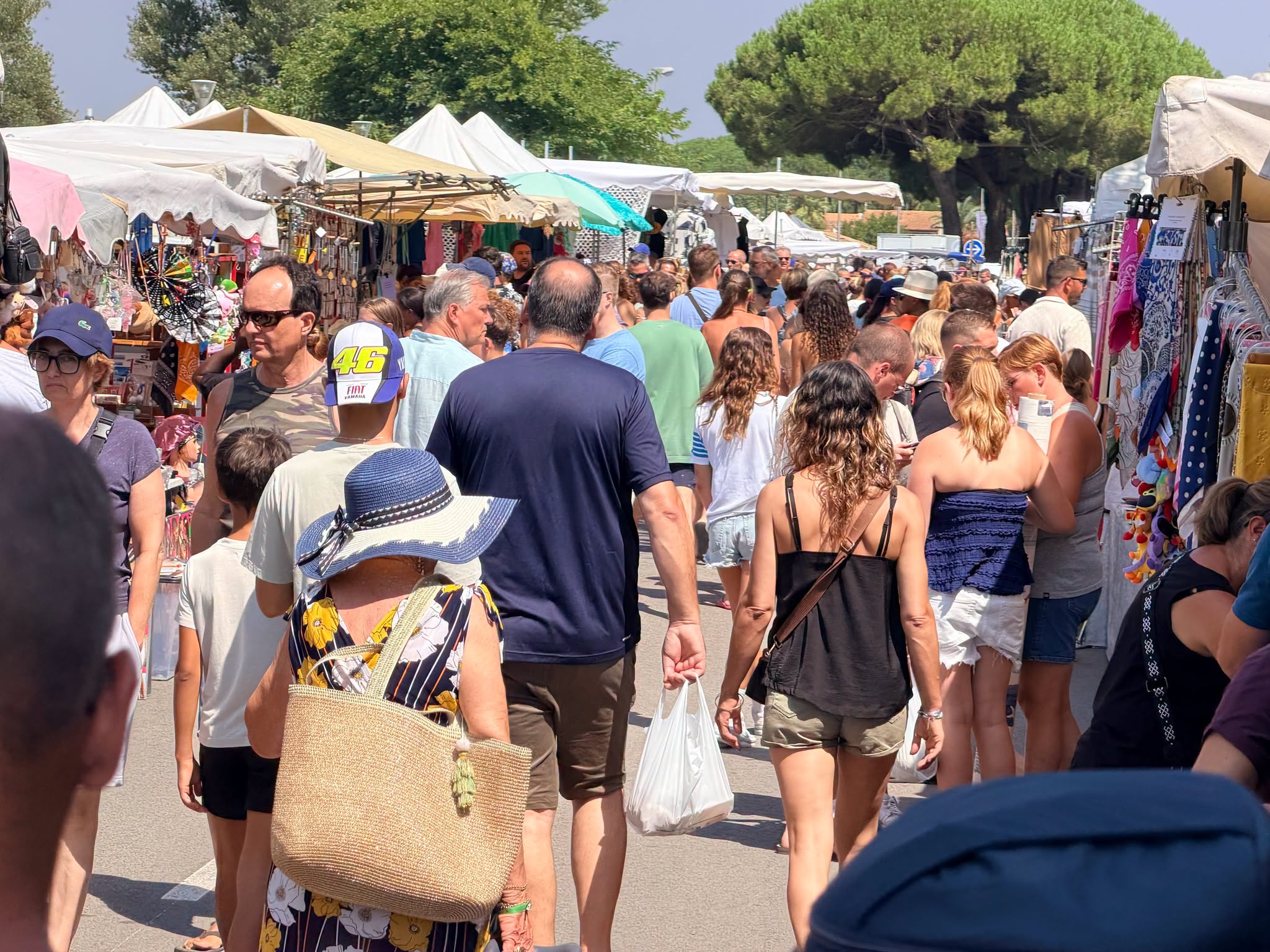 You are currently viewing 𝗠𝗔𝗥𝗖𝗛É𝗦 𝗗𝗜𝗨𝗥𝗡𝗘𝗦 I L’été se prolonge sur les marchés !